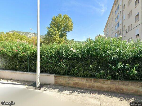 UN APPARTEMENT ET UNE CAVE à Toulon