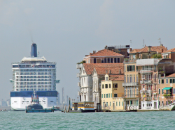 Venise protégée contre les paquebots de croisière