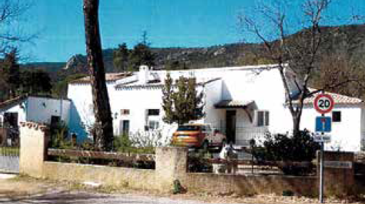 MAISON À USAGE D'HABITATION