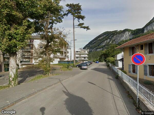 APPARTEMENT AU 3ÈME ÉTAGE AVEC BALCON ET PLACE DE PARKING AU SOUS-SOL