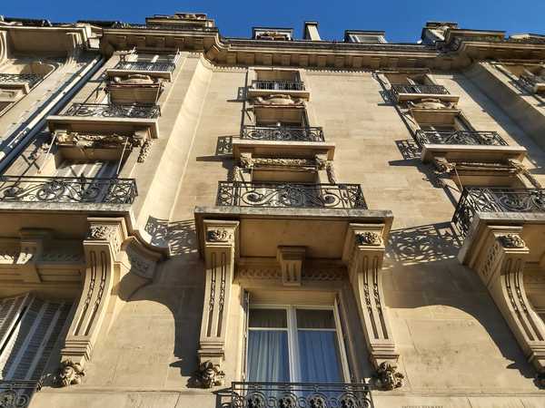 APPARTEMENT à Paris 17ème