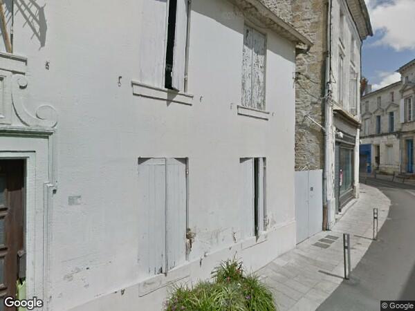 IMMEUBLE COMPRENANT 4 APPARTEMENTS