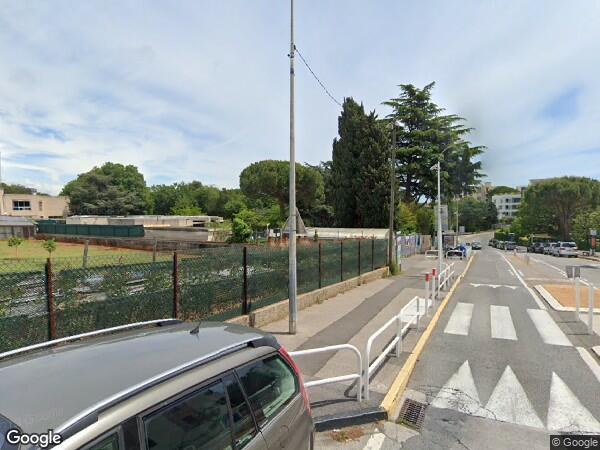 GRAND GARAGE à Antibes