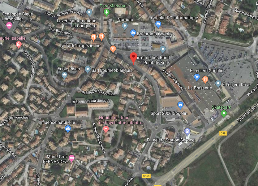 STUDIO ET UN PARKING à Cogolin