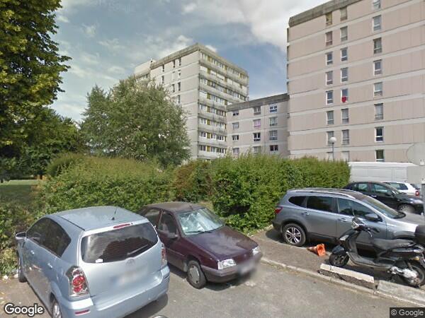APPARTEMENT F3 TYPE F AVEC UN EMPLACEMENT DE VOITURE ET UNE CAVE