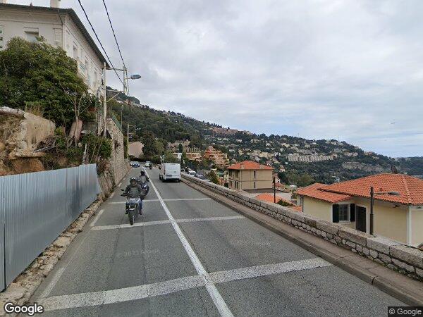 VILLAS ET DES EMPLACEMENTS DE STATIONNEMENT