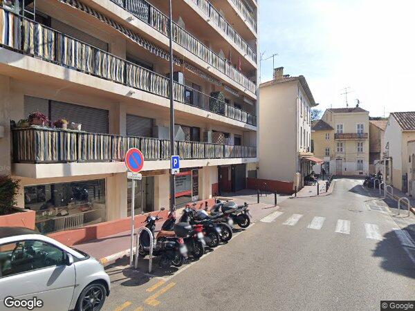 APPARTEMENT AVEC UNE CAVE ET UN PARKING