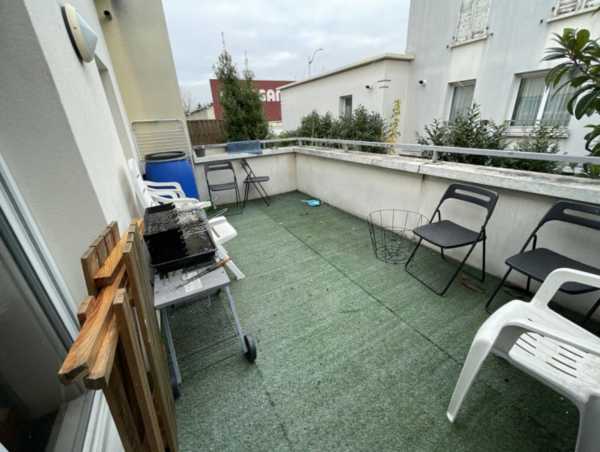 APPARTEMENT à Stains