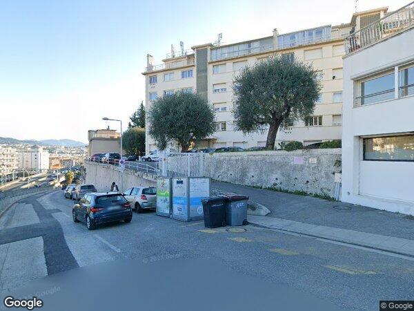 APPARTEMENT ET UNE CAVE à Nice