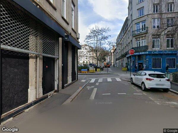 LOCAL COMMERCIAL à Saint-Etienne