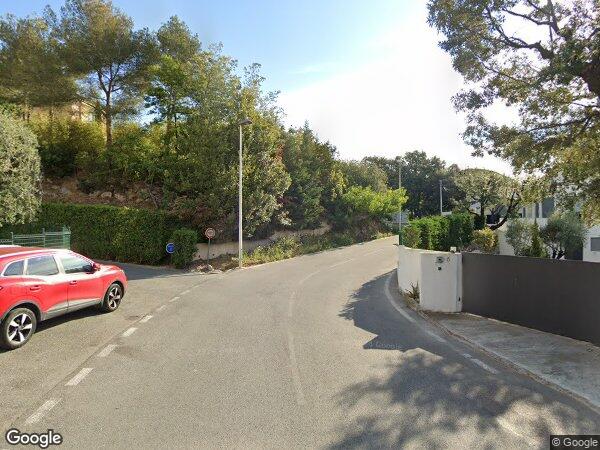 APPARTEMENT ET UNE CAVE à Cannes