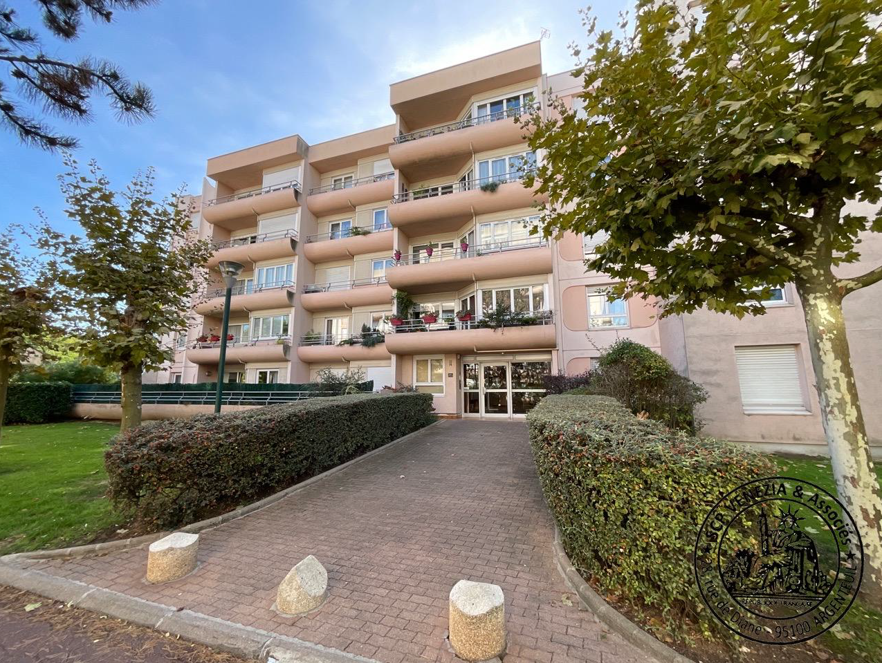 APPARTEMENT DE 91,25 M² à Taverny