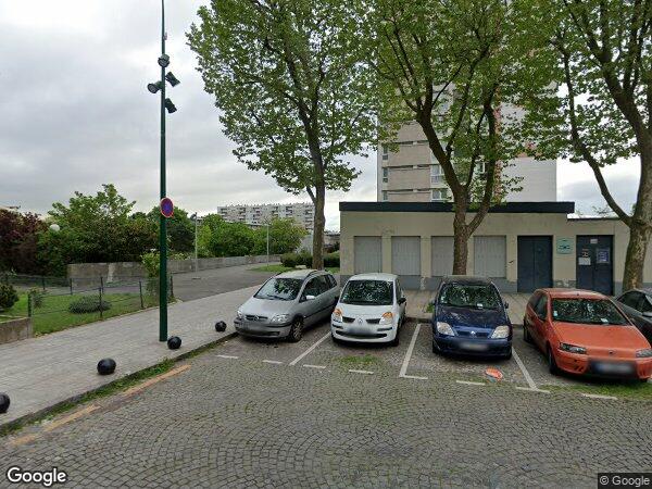 APPARTEMENT AVEC UNE CAVE ET UN  EMPLACEMENT DE PARKING