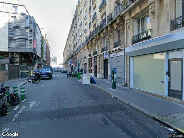 LOCAL ET UNE CAVE à Paris