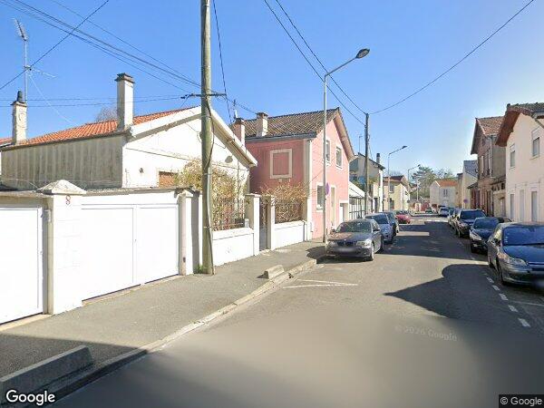 UN STUDIO ET UNE CAVE à Saint-Denis
