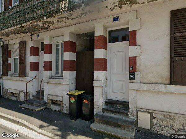 UN ENSEMBLE IMMOBILIER AVEC BÂTIMENTS à Montluçon