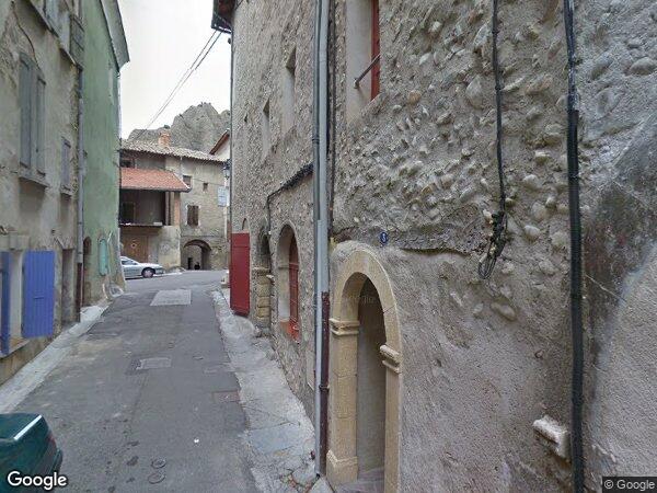 UNE MAISON DE VILLAGE À USAGE D'HABITATION à Les Mées