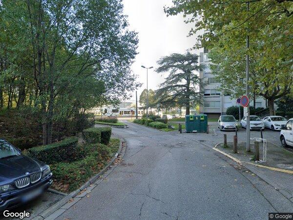 UN APPARTEMENT à Echirolles