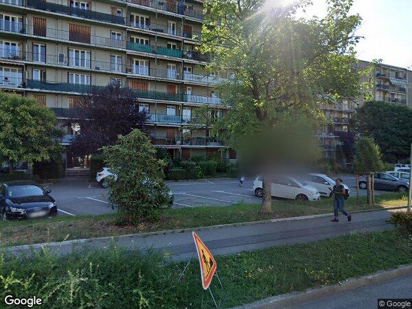 UN APPARTEMENT ET UN GARAGE à Meylan