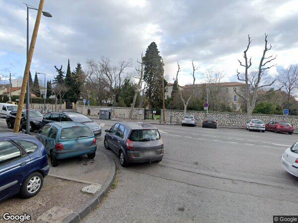 UN APPARTEMENT, UNE CAVE ET UN PARKING à MARSEILLE