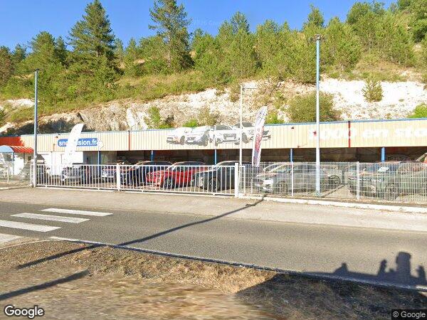 UNE MAISON EN PIERRE COMPRENANT DEUX LOGEMENTS à Le Montat