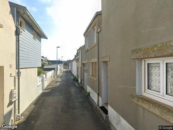 UNE MAISON ET TERRAIN à Treffiagat