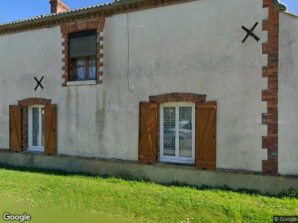 UNE MAISON D'HABITATION à Corbeilles