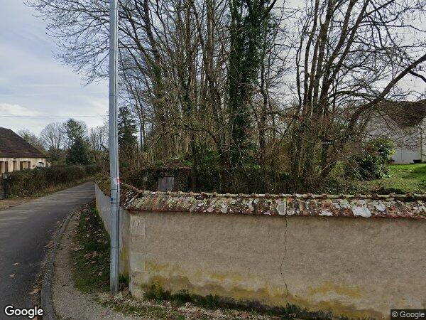 UNE MAISON D'HABITATION à Henrichemont