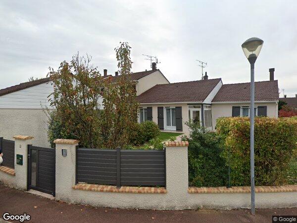 UNE MAISON D'HABITATION à Combs-la-Ville