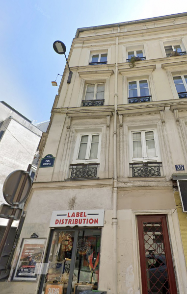 UN STUDIO à PARIS