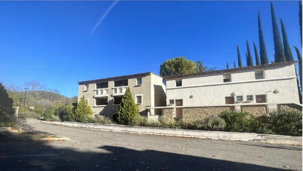 UN APPARTEMENT DE 44,12 M²  à Beaumettes