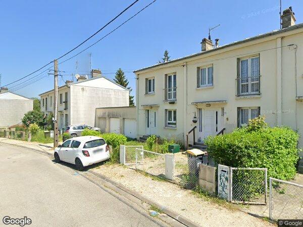 UNE MAISON D'HABITATION à Pont-sur-Seine