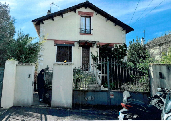 MAISON D’HABITATION DE 148,79 M²  à Les Pavillons-sous-Bois