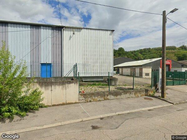 UN TÈNEMENT À USAGE INDUSTRIEL à Vienne