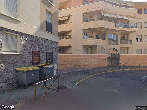 UN APPARTEMENT ET UN EMPLACEMENT DE STATIONNEMENT  à Saint-Laurent-du-Var