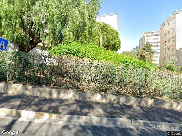 UN APPARTEMENT AVEC UN PARKING à Antibes