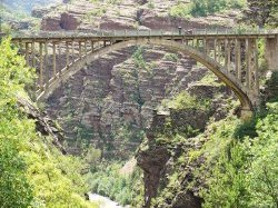 GUILLAUMES : Un escalier métallique pour le Pont de la Mariée