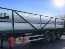 Alpes du Sud : GRDF innove avec une station mobile de gaz vert pour décarbonater les navettes du Winter Solar Tour