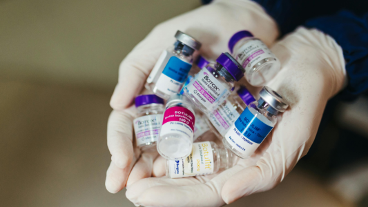 Nice : Une jeune femme meurt après une injection esthétique illégale, deux femmes écrouées
