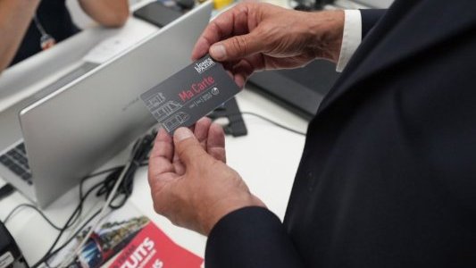 À Nice, les plus de 65 ans voyagent désormais gratuitement sur le réseau Lignes d'Azur