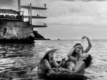 Au musée de la photo de Nice, Claudia Bevilacqua met en scène une certaine idée de la « Dolce Vità » nissarde