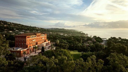 Une adresse mythique rouvre ses portes sur la Riviera
