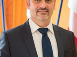 Hervé Paul promu Officier dans l'Ordre National du Mérite