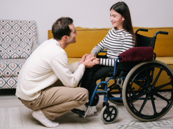  Quelles sont les solutions assurantielles prévues pour l'avenir d'un enfant handicapé en cas de décès ou d'invalidité des parents ?