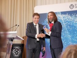 Cédric Villani : L'IA est un sujet « qu'il convient de traiter de façon démocratique »