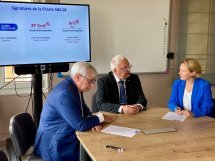 Deux signatures de plus pour le Small Business Act 06