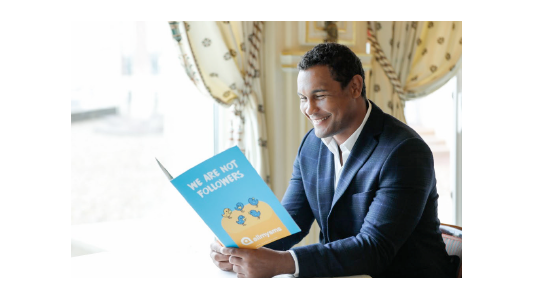 Thierry Dusautoir, ancien joueur international de rugby, rejoint officiellement ALLMYSMS.COM