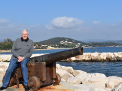 À La Londe-les-Maures, la passion du ciel et de l'engagement militaire de Prix Pierrat