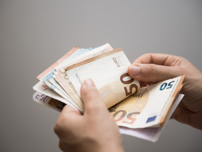 Par ici la monnaie en (…)
