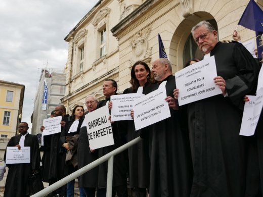 Manifestation d'avocats niçois pour demander le retrait du projet de loi SURE
